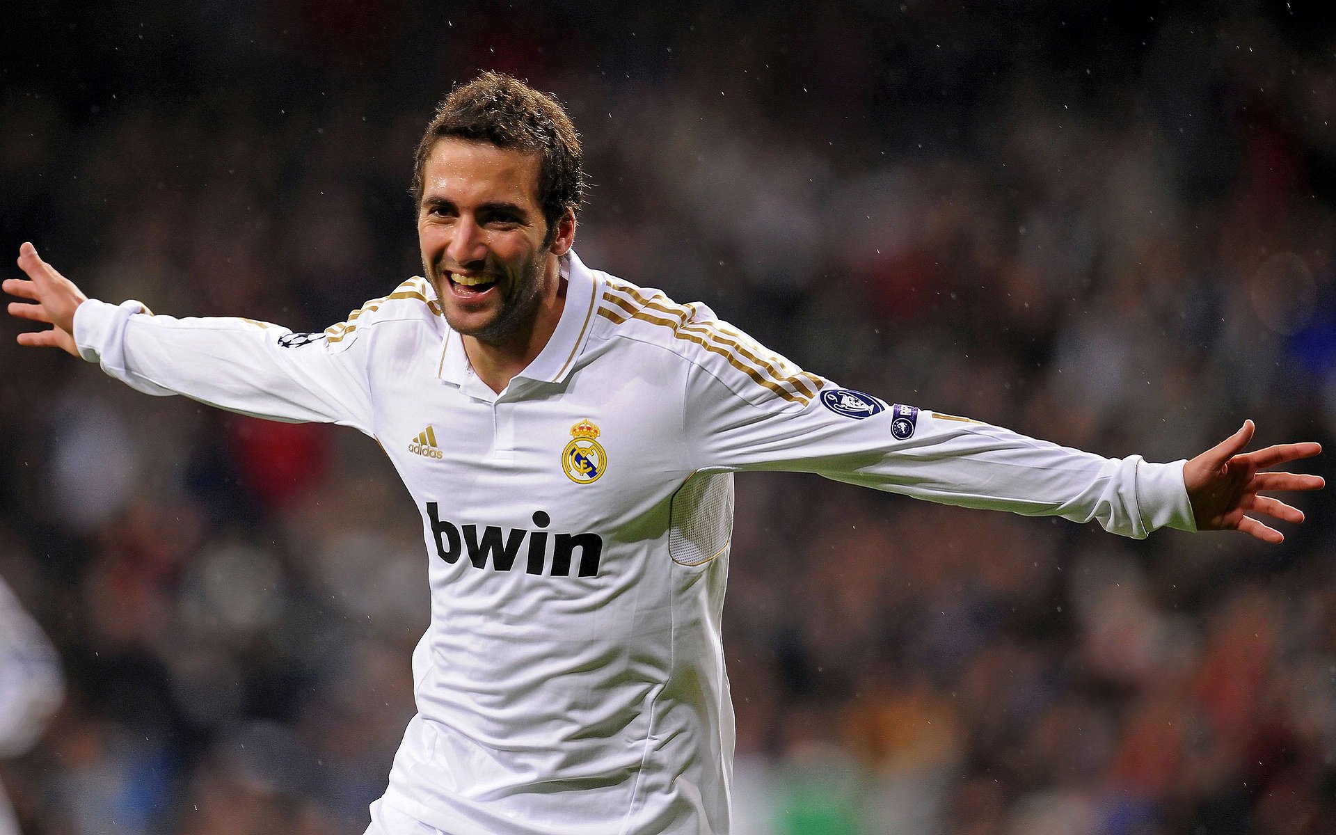 伊朗队在巴黎奥运会比赛中多次利用边路进攻,伊朗队在巴黎奥运会比赛中多次利用边路进攻的是谁